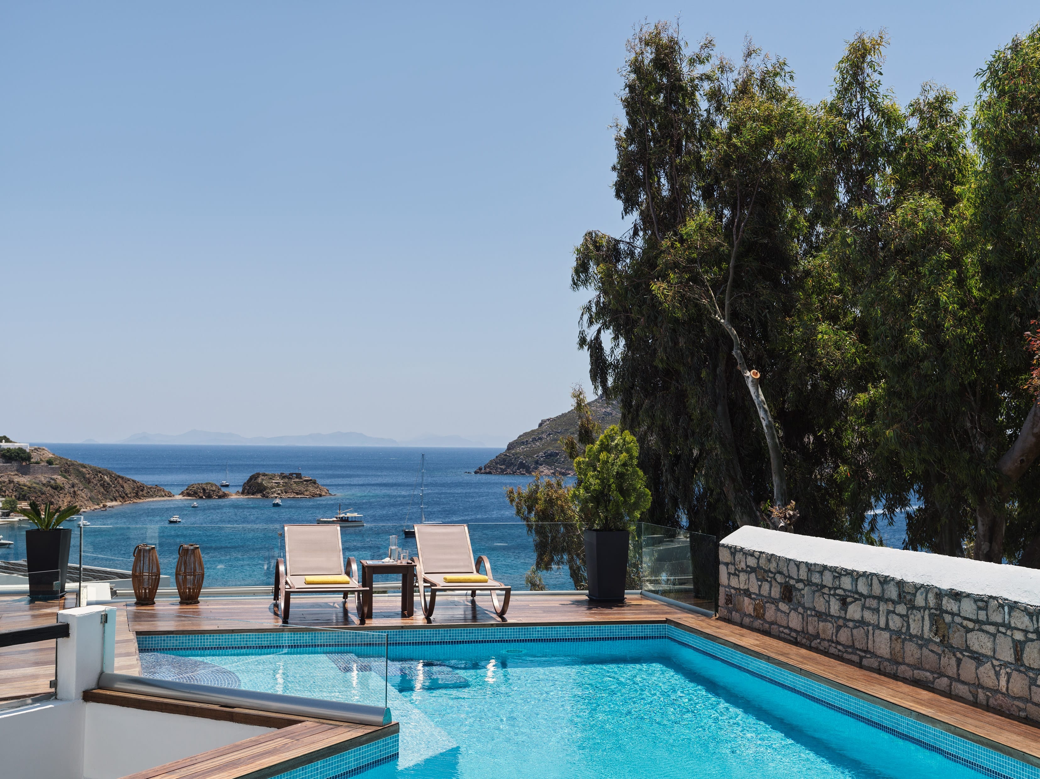 Petra Hotel & Suites, Patmos
